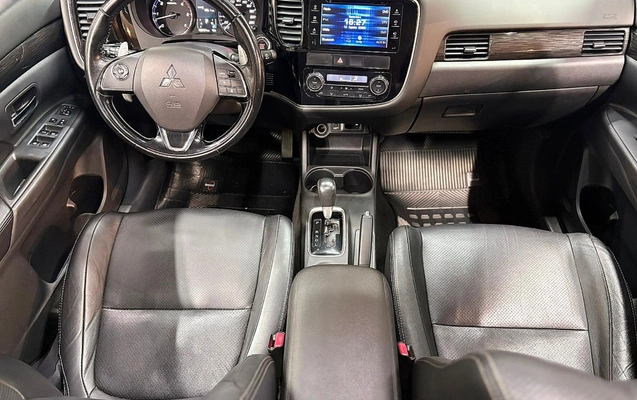 imagem-https://www.socarrao.com.br/sc-vehicle-images-prod/3323347/1787144527531-TUlUU1VCSVNIIE9VVExBTkRFUiAyLjIgLSAyMDE2IC0gQ0lOWkEgLSBQV1I1STMzICgxNykuanBn.jpg