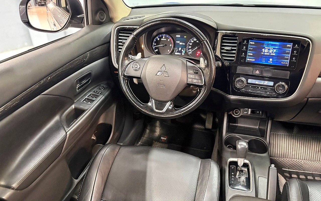 imagem-https://www.socarrao.com.br/sc-vehicle-images-prod/3323347/1787144527648-TUlUU1VCSVNIIE9VVExBTkRFUiAyLjIgLSAyMDE2IC0gQ0lOWkEgLSBQV1I1STMzICgxOCkuanBn.jpg