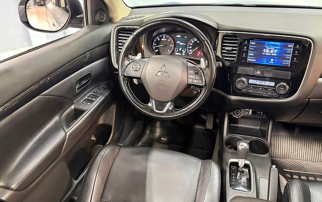imagem-https://www.socarrao.com.br/sc-vehicle-images-prod/3323347/1787144527648-TUlUU1VCSVNIIE9VVExBTkRFUiAyLjIgLSAyMDE2IC0gQ0lOWkEgLSBQV1I1STMzICgxOCkuanBn.jpg