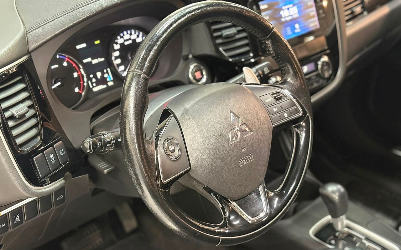 imagem-https://www.socarrao.com.br/sc-vehicle-images-prod/3323347/1787144527738-TUlUU1VCSVNIIE9VVExBTkRFUiAyLjIgLSAyMDE2IC0gQ0lOWkEgLSBQV1I1STMzICgxOSkuanBn.jpg