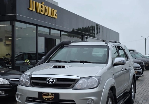 Toyota Hilux SW4 4x4 3.0 8V TB Diesel 2008 Prata — foto 1 de 3