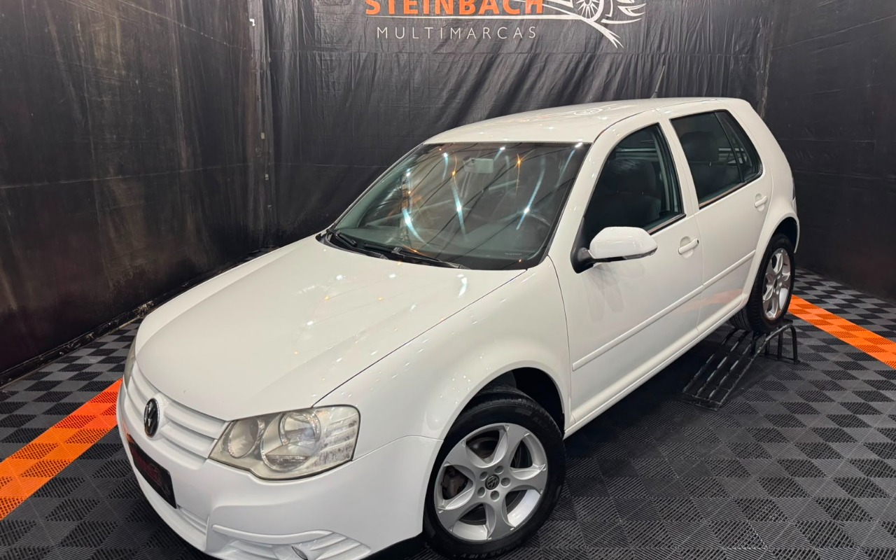 Volkswagen Golf 2009 Branco — foto 1 de 3