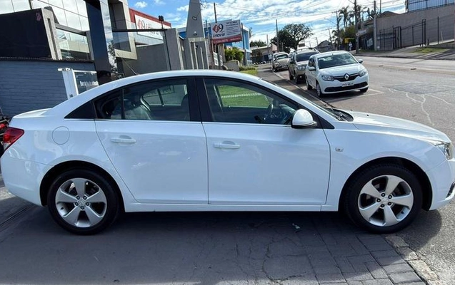 imagem-https://www.socarrao.com.br/sc-vehicle-images-prod/3323372/1787145115332-7946761_1_B_3dd06e7f53.jpeg