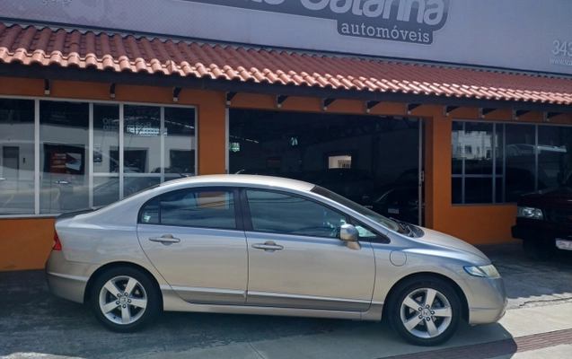 imagem-https://www.socarrao.com.br/sc-vehicle-images-prod/3323479/1787312553120-app-photos-BzEGI5X2um8RlChheflXbjS8CbSyMTjr.jpg