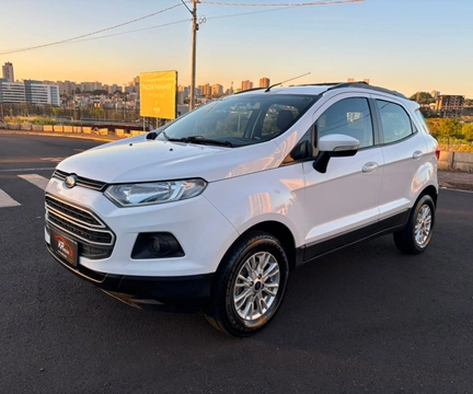 Ford EcoSport 2016 Branco — foto 1 de 3
