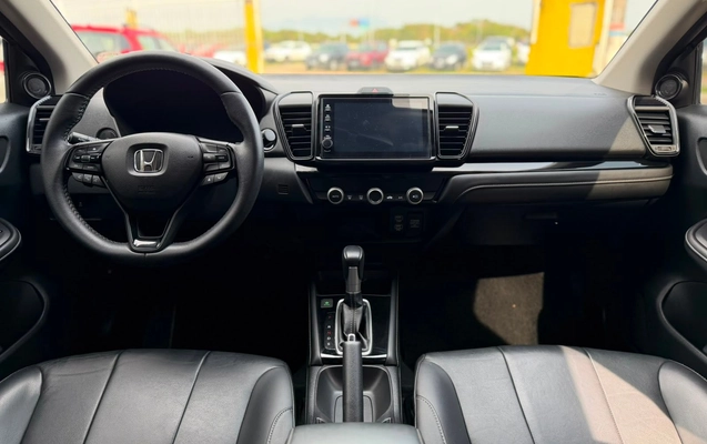 imagem-https://www.socarrao.com.br/sc-vehicle-images-prod/3323586/1788130943754-f30d6e29aa4f448d8515bfe2f414179d_1787147073581.jpg