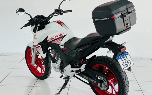imagem-https://www.socarrao.com.br/sc-vehicle-images-prod/3323626/1787348859491-8394816_3_B_4b780c3040.jpeg