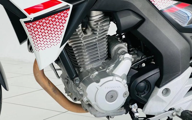 imagem-https://www.socarrao.com.br/sc-vehicle-images-prod/3323626/1787348859495-8394816_7_B_f999309a13.jpeg
