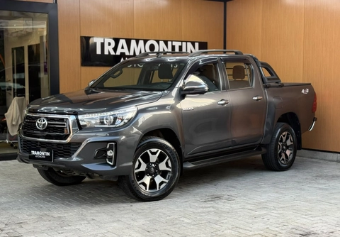 Toyota Hilux 2019 Cinza — foto 1 de 3
