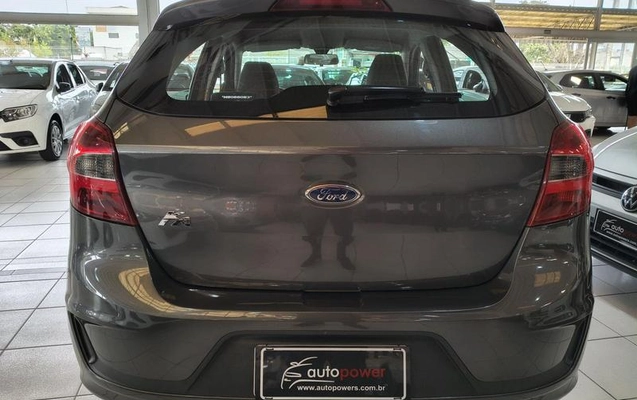 imagem-https://www.socarrao.com.br/sc-vehicle-images-prod/3323725/1787767159409-8385611_3_B_4cae24802e.jpeg