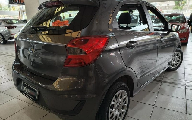 imagem-https://www.socarrao.com.br/sc-vehicle-images-prod/3323725/1787767159410-8385611_9_B_957df21f72.jpeg