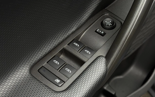 imagem-https://www.socarrao.com.br/sc-vehicle-images-prod/3323829/1787150575176-SU1HXzIwOTkuanBlZw.jpeg