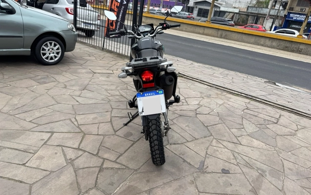 imagem-https://www.socarrao.com.br/sc-vehicle-images-prod/3323853/1787150960407-V2hhdHNBcHAgSW1hZ2UgMjAyNi0wOC0xOSBhdCAxMS40Ny4wMCAoMykuanBlZw.jpeg