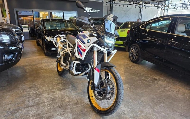 imagem-https://www.socarrao.com.br/sc-vehicle-images-prod/3323936/1788296388454-8395183_0_B_90f3cd37a4.jpeg