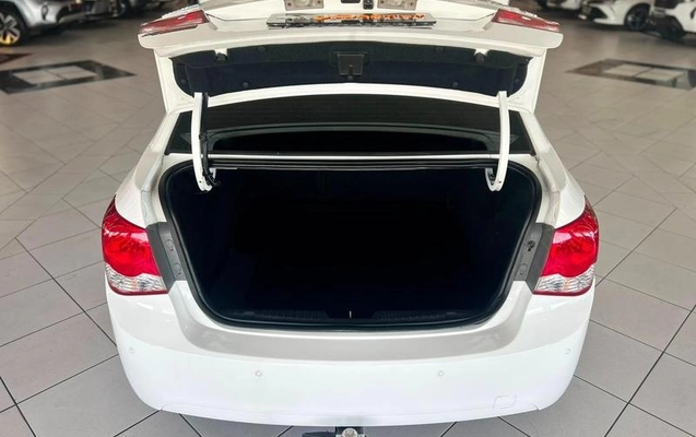 imagem-https://www.socarrao.com.br/sc-vehicle-images-prod/3323964/1789660861124-8357169_6_B_7a02e9734b.jpeg
