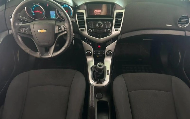 imagem-https://www.socarrao.com.br/sc-vehicle-images-prod/3323964/1789660861138-8357169_13_B_fe479df6f8.jpeg