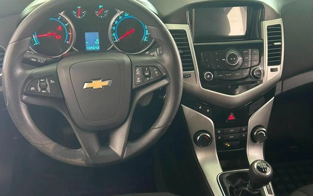 imagem-https://www.socarrao.com.br/sc-vehicle-images-prod/3323964/1789660861139-8357169_14_B_55662f42cf.jpeg