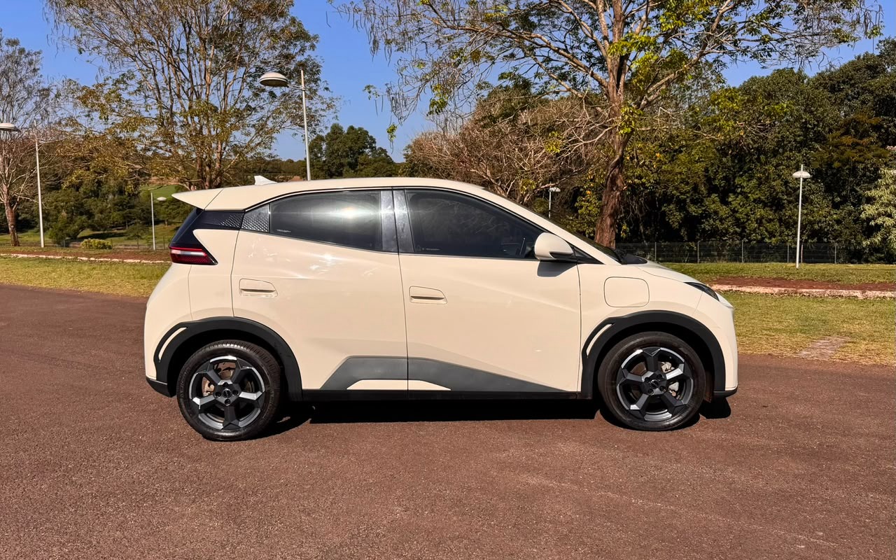 imagem-https://www.socarrao.com.br/sc-vehicle-images-prod/3324003/1787154861579-V2hhdHNBcHAgSW1hZ2UgMjAyNi0wOC0xOSBhdCAxMS40Ny4zOSAoMikuanBlZw.jpeg