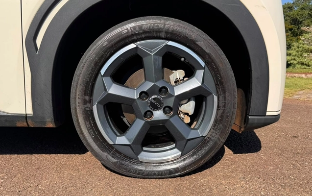 imagem-https://www.socarrao.com.br/sc-vehicle-images-prod/3324003/1787154862327-V2hhdHNBcHAgSW1hZ2UgMjAyNi0wOC0xOSBhdCAxMS40Ny40MCAoMykuanBlZw.jpeg