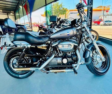 HARLEY-DAVIDSON SPORTSTER 1200 CUSTOM XL1200C 2015 Cinza — foto 1 de 3