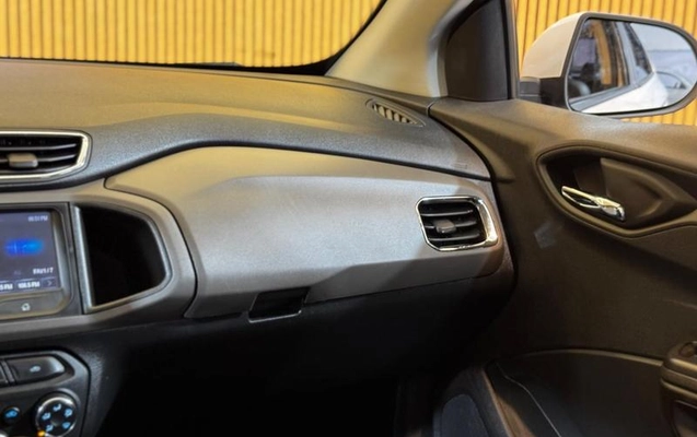 imagem-https://www.socarrao.com.br/sc-vehicle-images-prod/3325026/1787926795825-8138485_16_B_4e0386f273.jpeg