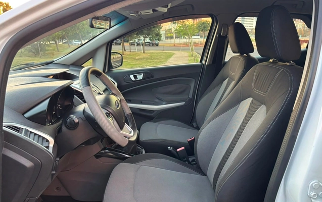 imagem-https://www.socarrao.com.br/sc-vehicle-images-prod/3325112/1789648562886-e67fee9519174c11a10095ef2a89b74f_1787140260799.jpg