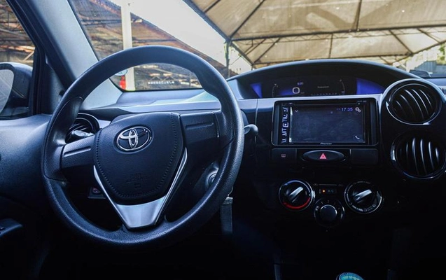imagem-https://www.socarrao.com.br/sc-vehicle-images-prod/3325709/1789576848658-8160103_13_B_177af9a7de.jpeg