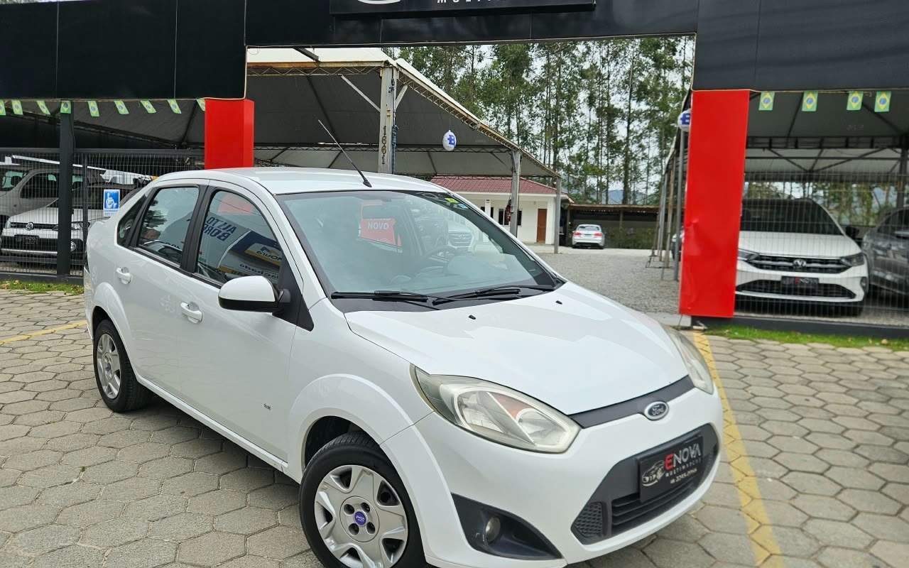 Ford Fiesta SE 1.6 16V Flex 5p 2014 Branco — foto 1 de 3