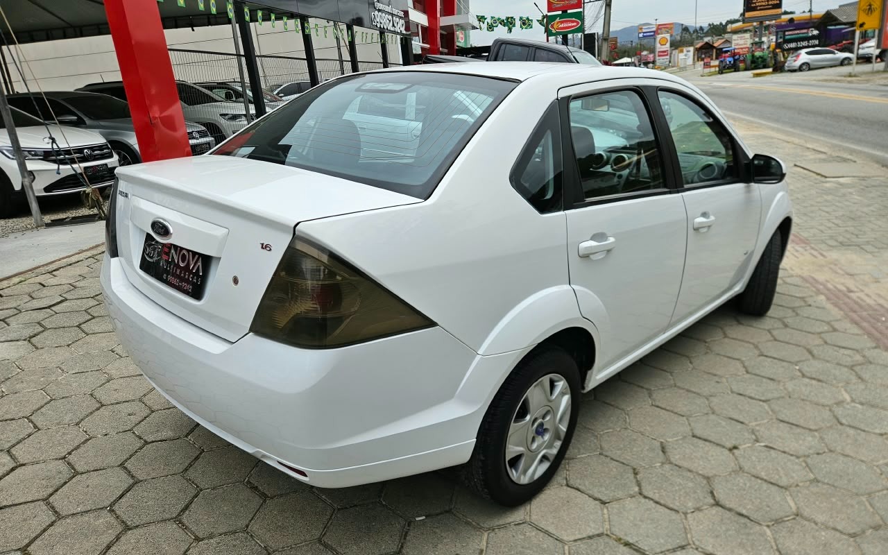 imagem-https://www.socarrao.com.br/sc-vehicle-images-prod/3325760/1787160381526-SU1HLTIwMjYwODE5LVdBMDA4Ni5qcGc.jpg