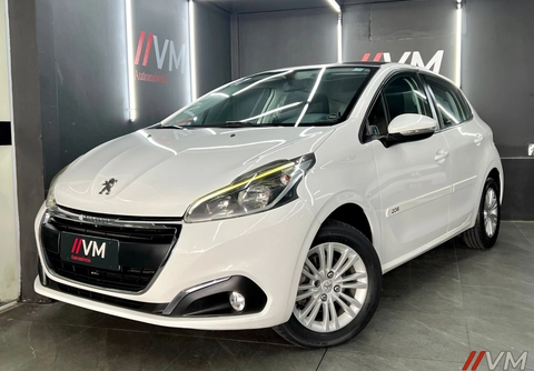 Peugeot 208 2017 Branco — foto 1 de 3