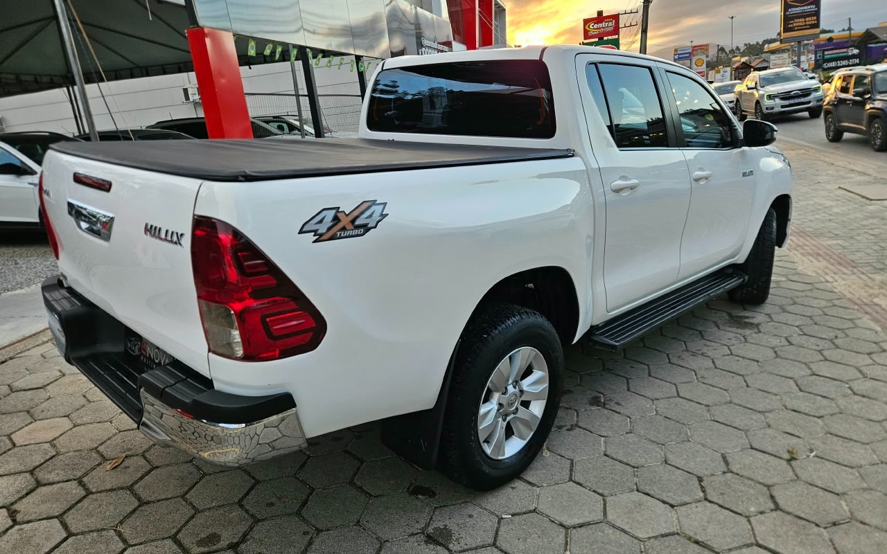 imagem-https://www.socarrao.com.br/sc-vehicle-images-prod/3326268/1787161596928-SU1HLTIwMjYwODExLVdBMDExNi5qcGc.jpg