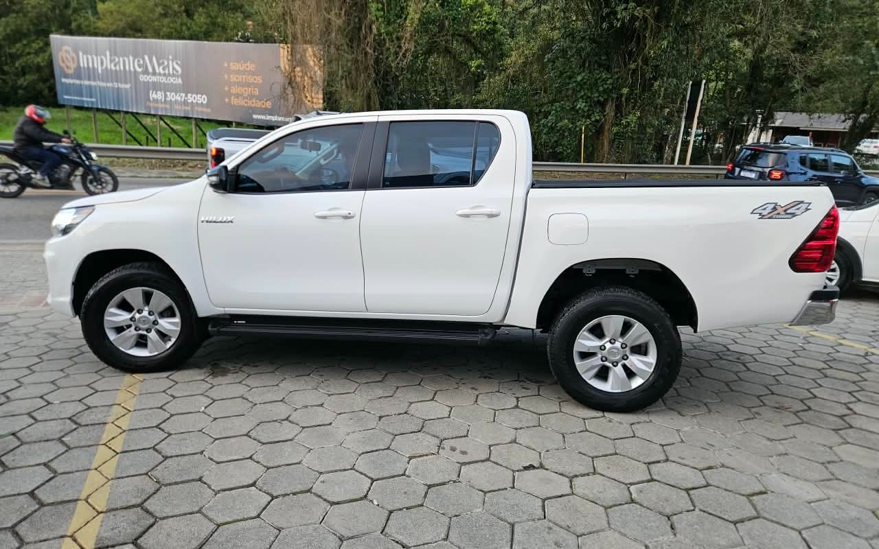 imagem-https://www.socarrao.com.br/sc-vehicle-images-prod/3326268/1787161597101-SU1HLTIwMjYwODExLVdBMDEwOS5qcGc.jpg