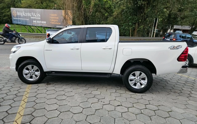 imagem-https://www.socarrao.com.br/sc-vehicle-images-prod/3326268/1787161597101-SU1HLTIwMjYwODExLVdBMDEwOS5qcGc.jpg