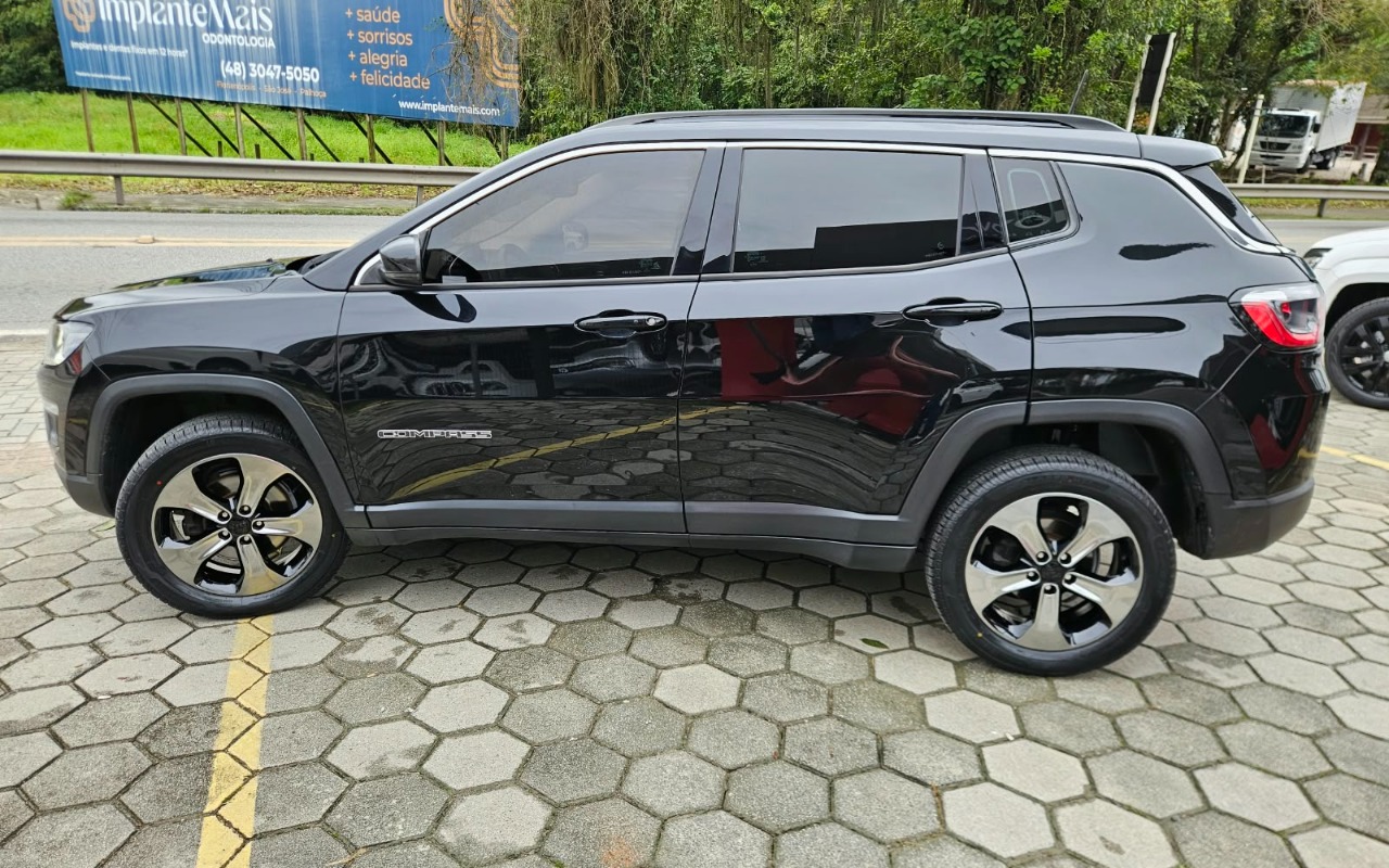 imagem-https://www.socarrao.com.br/sc-vehicle-images-prod/3326563/1787162216027-SU1HLTIwMjYwODE5LVdBMDEzMS5qcGc.jpg