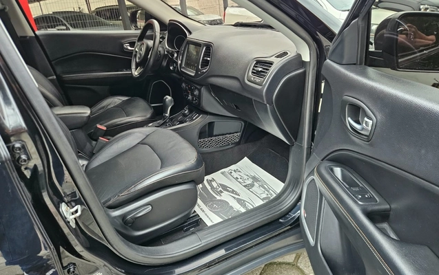 imagem-https://www.socarrao.com.br/sc-vehicle-images-prod/3326563/1787162216347-SU1HLTIwMjYwODE5LVdBMDEyOC5qcGc.jpg