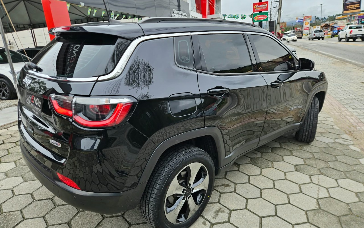imagem-https://www.socarrao.com.br/sc-vehicle-images-prod/3326563/1787162216597-SU1HLTIwMjYwODE5LVdBMDEyNy5qcGc.jpg