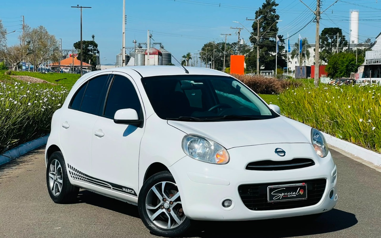 Nissan MARCH 2014 Branco — foto 1 de 3