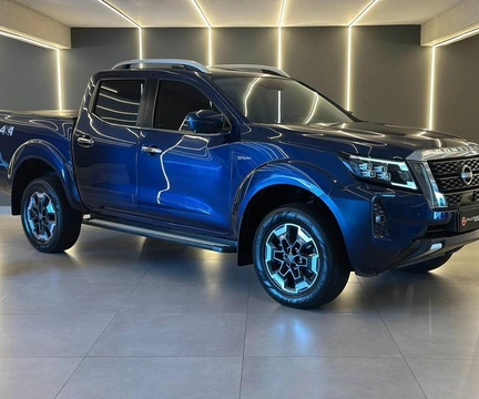 Nissan Frontier 2024 Azul — foto 1 de 3