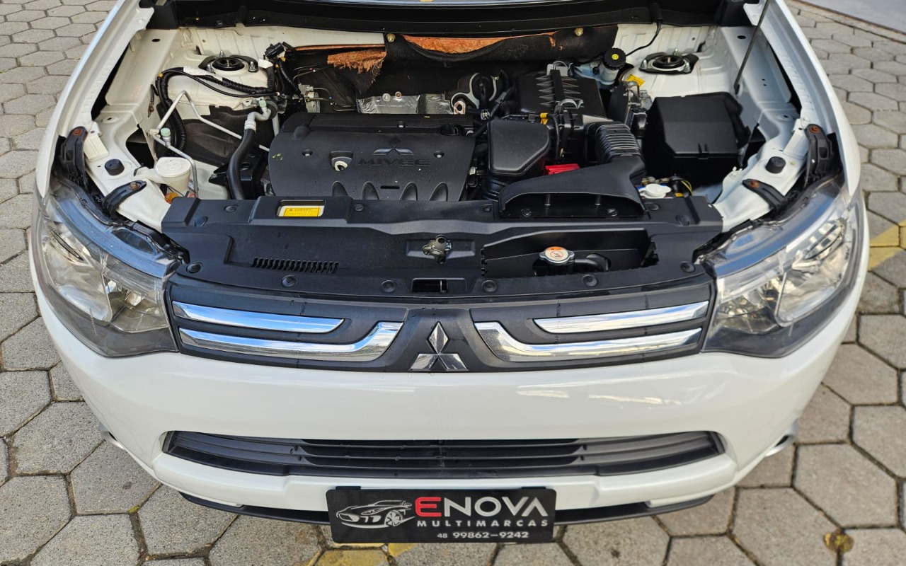 imagem-https://www.socarrao.com.br/sc-vehicle-images-prod/3327014/1787164767312-SU1HLTIwMjYwODE5LVdBMDE4NC5qcGc.jpg