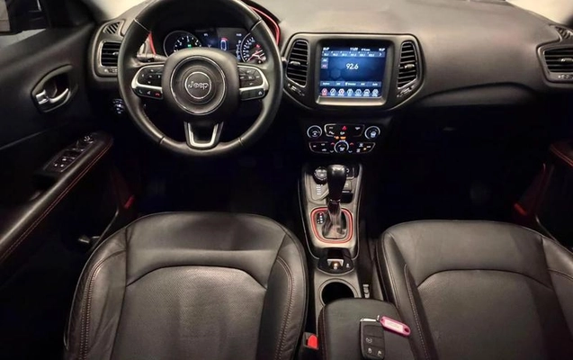 imagem-https://www.socarrao.com.br/sc-vehicle-images-prod/3327351/1787165680865-8392147_8_B_2d6dd938c3.jpeg