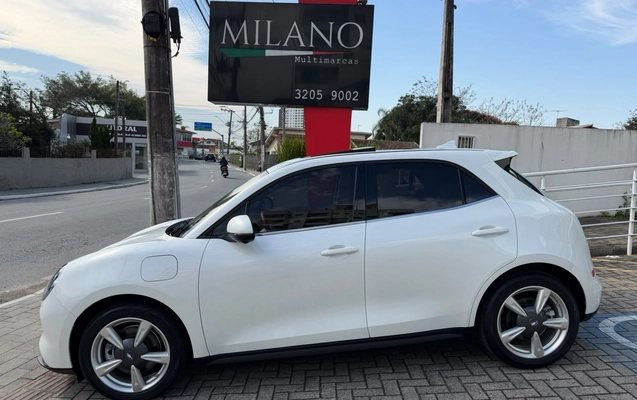 imagem-https://www.socarrao.com.br/sc-vehicle-images-prod/3327367/1787165751164-003_1ec25ef723ede92c6c07bdb1c2a670c9.jpeg