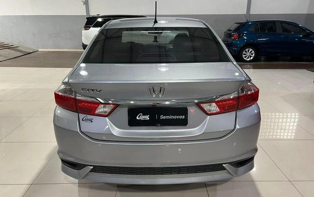 imagem-https://www.socarrao.com.br/sc-vehicle-images-prod/3327394/1787165879498-8372252_1_B_2656fa1118.jpeg