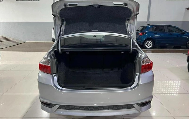 imagem-https://www.socarrao.com.br/sc-vehicle-images-prod/3327394/1787165879510-8372252_4_B_e8dc56232b.jpeg