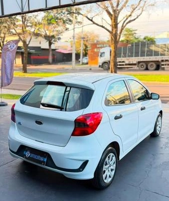 imagem-https://www.socarrao.com.br/sc-vehicle-images-prod/3327522/1787166392471-8396577_1_B_7dc98e58cc.jpeg