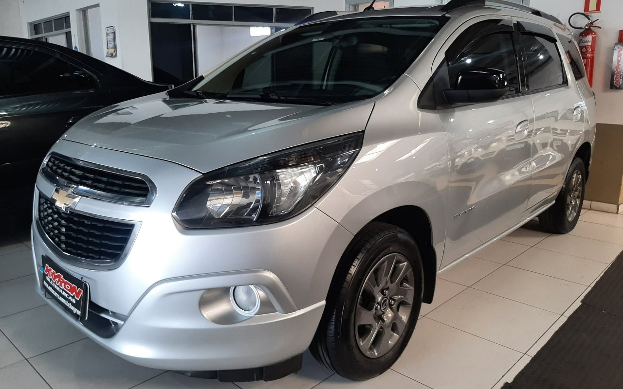 Chevrolet Spin 2017 Prata — foto 1 de 3