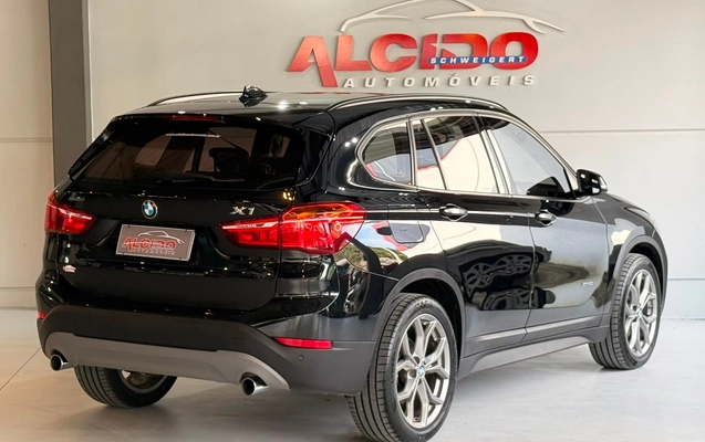 imagem-https://www.socarrao.com.br/sc-vehicle-images-prod/3327747/1787166951052-ef751ac374964e3d91943901e8fd6363_1787164622064.jpg