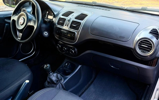 imagem-https://www.socarrao.com.br/sc-vehicle-images-prod/3328029/1788968998862-8396871_17_B_64c1b2b25c.jpeg