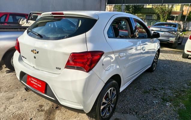 imagem-https://www.socarrao.com.br/sc-vehicle-images-prod/3328225/1787168270821-SU1HXzIwMjYwODE5XzE2MTQ0NjgwN19IRFIuanBn.jpg