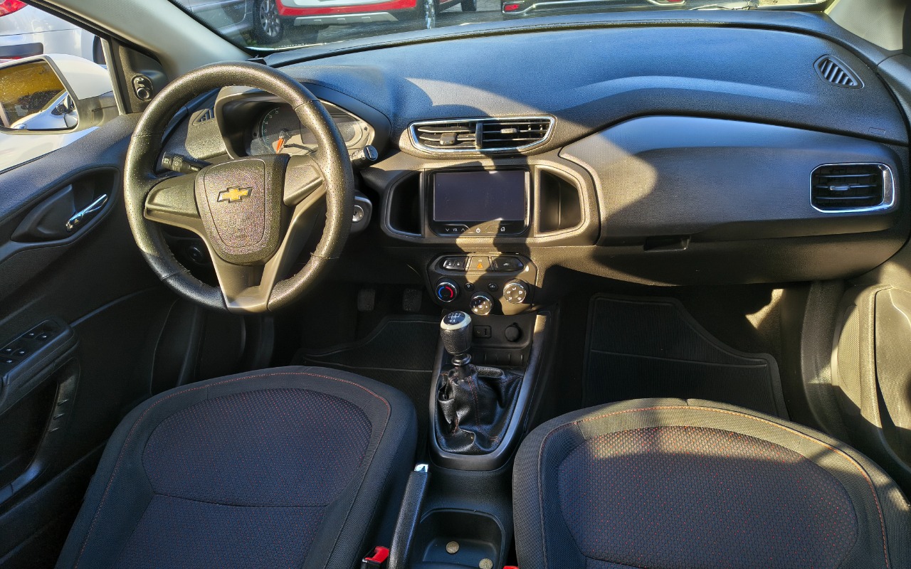 imagem-https://www.socarrao.com.br/sc-vehicle-images-prod/3328225/1787168271680-SU1HXzIwMjYwODE5XzE2MTU0ODM0Nl9IRFIuanBn.jpg