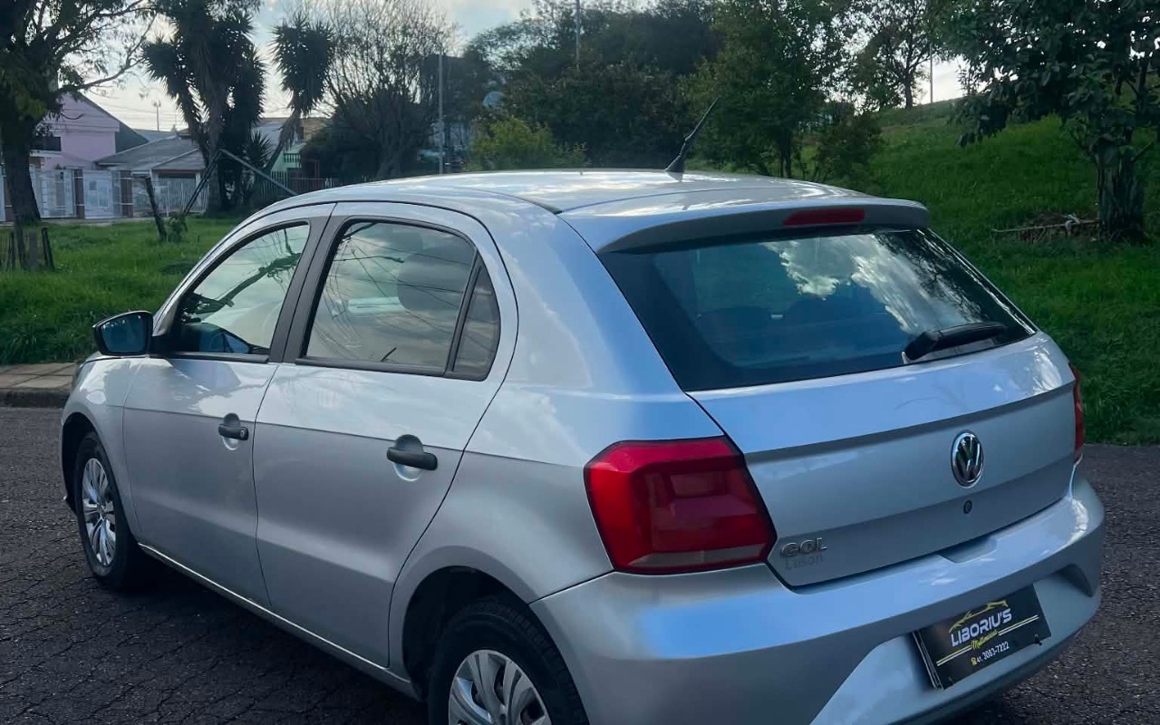 imagem-https://www.socarrao.com.br/sc-vehicle-images-prod/3328599/1787169397701-ZmE4MTYwOTgtMWJmZS00NTc1LWEzNmItNzlmYjE0YzI3MjYzLmpwZw.jpg